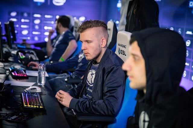 承接情绪热 承接情绪热